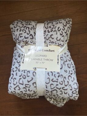 Leopard Wearable Throw - Cream & Brown